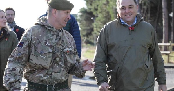 Britanski obrambni minister pojasnjuje zamude pri zagotavljanju Ukrajini s tanki