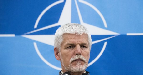 Češki predsednik pozval Zahod, naj Ukrajini zagotovi "vse orožje razen jedrskega orožja"
