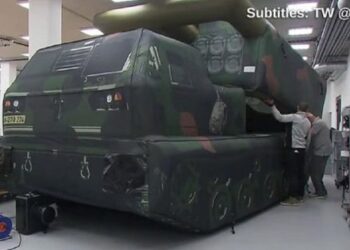 Na Češkem so narejene napihljive HIMARS, ki postanejo zavaljive tarče za Ruse (video)