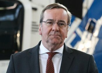Nemški obrambni minister priznal, da bi bil mir boljši brez Putina