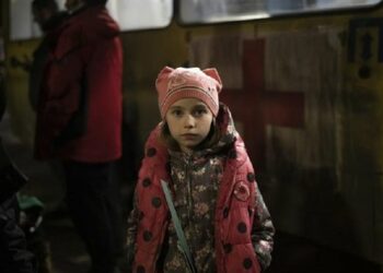 Nove sankcije EU proti Rusiji bodo veljale za tiste, ki so vpleteni v ugrabitev ukrajinskih otrok