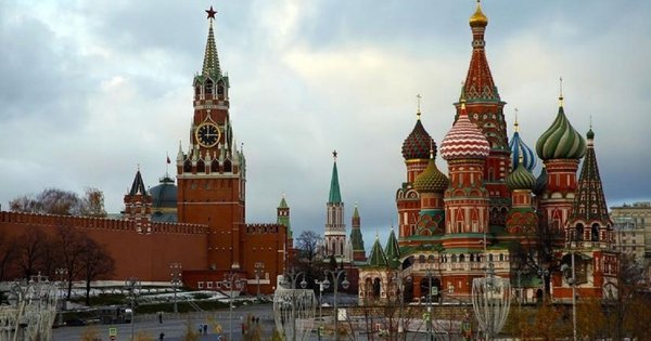 Poljska obveščevalna služba je opozorila na provokacije Kremlja "pod tujo zastavo" znotraj Ruske federacije