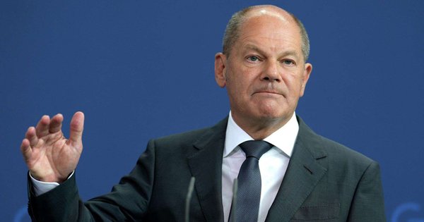 Scholz je pozval zajce, naj takoj premestijo tanke v Ukrajino