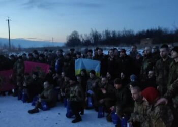 Ukrajina vrnila 100 vojakov in podžupana Enerhodar iz ujetništva