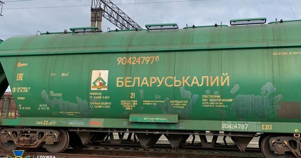 V Ukrajini aretiranih 170 ruskih in beloruskih avtomobilov z mineralnimi gnojili
