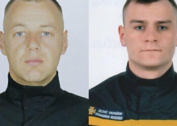 Zaradi napada brezpilota na Khmelnytskyi sta umrla dva reševalca.