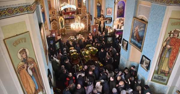 На Золочівщині поховали загиблих внаслідок ракетного удару п’ятьох людей