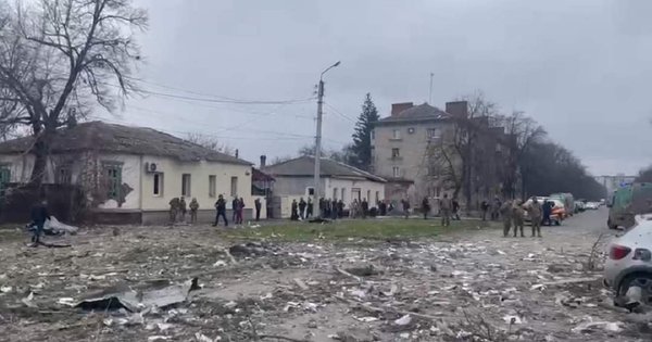 Росіяни завдали ракетного удару по центру Слов’янська, є загиблі (фото, відео)