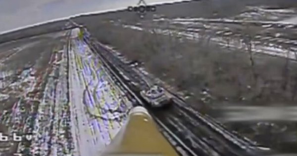 СБУ показала, як спецпризначенці дроном знищили російський танк
