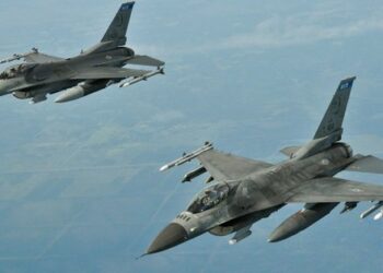 Сенатори США тиснуть на Пентагон щодо відправки F-16 в Україну