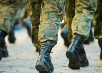 На Луганщині росіяни ставлять на військовий облік 16-річних хлопців
