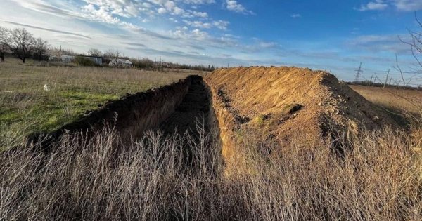 Окупанти дають евакуйованим до Криму українців найважчу роботу