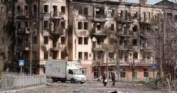 На будівельні роботи в Маріуполі окупанти хочуть привезти білоруських в'язнів