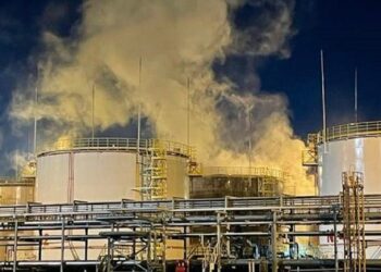 Безпілотники вдарили по двох російських нафтопереробних заводах