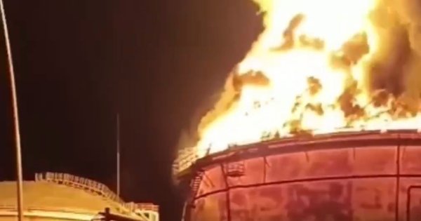 Неподалік Кримського мосту загорілась російська нафтобаза