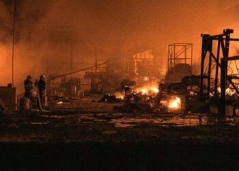 Тернопільські рятувальники показали фото наслідків нічної атаки росіян