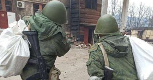 Росіяни на окупованих територіях стали частіше грабувати під приводом евакуації