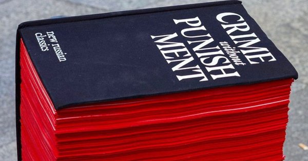 Воєнні злочини Росії описали у книзі на 6000 сторінок. Фото дня