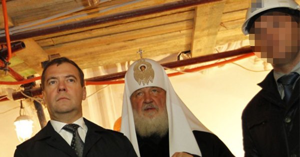 Суд арештував майно колаборанта-прикарпатця, який демонтував знищений Маріупольський драмтеатр