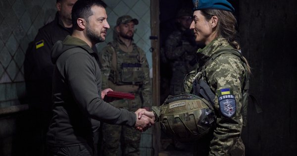 Володимир Зеленський прибув на фронт з неанонсованим візитом