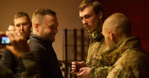 Дружина «Редіса» розповіла, як живуть в Туреччині інтерновані командири «Азова»