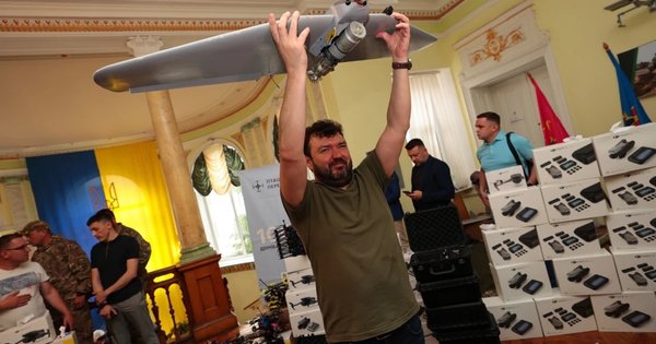 Львівським бригадам на фронт передали 202 квадрокоптери та дрони-камікадзе