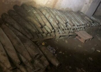 Українським військовим передали знайдені на Харківщині російські снаряди (фото)