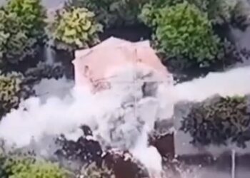 СБУ показала відео з евакуацією людей під прикриттям артилерії