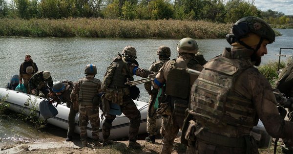 Українські бійці врятували російських окупантів, які тонули після підриву Каховської ГЕС