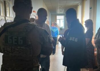 Посадовці Гостомельської адміністрації вкрали 5 млн грн, призначених для відбудови селища