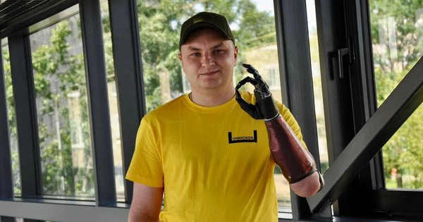 26-річний військовий отримав сучасні протези руки та ноги у львівському центрі «Незламні»