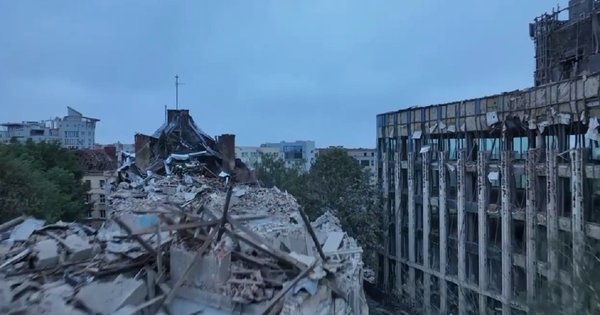 Масштаби руйнувань у Львові внаслідок російського ракетного удару 6 липня. Відео дня