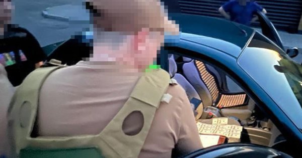 Поліція затримала чотирьох посадовців військкоматів, які допомагали ухилянтам за хабарі