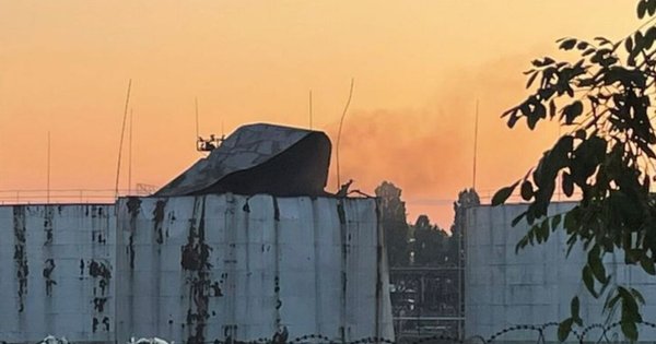 Росіяни знову атакували Одещину: зруйновано ангар із зерном, є постраждалі