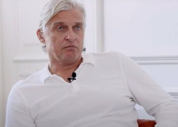 Велика Британія зняла санкції з російського олігарха Тінькова