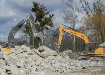 На Київщині та Чернігівщині використовують будівельне сміття для відбудови