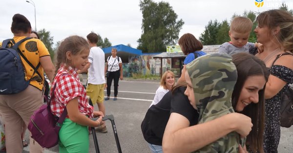 В Україну з Росії й окупованих територій повернули ще 11 дітей (відео)