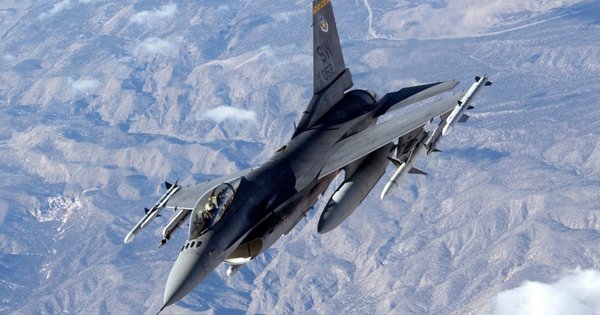 США повідомили, коли почнуть навчання українських пілотів на F-16