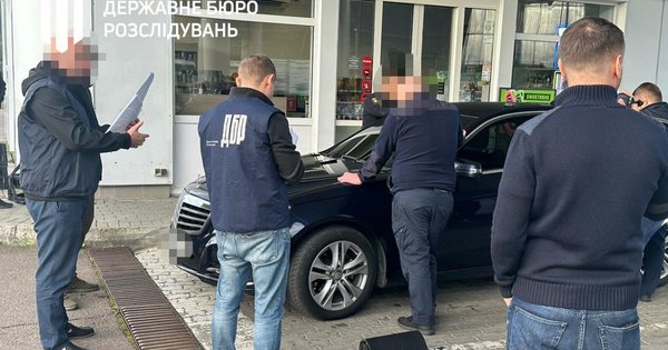 Львівські митники вимагали хабарі за ввезення товарів для ЗСУ