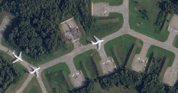 ГУР заявило про атаку безпілотників на Псковську авіабазу з території Росії