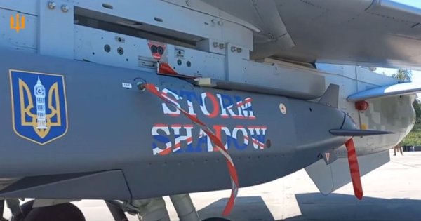 Повітряні сили показали ракети, якими знищують російські цілі в Криму