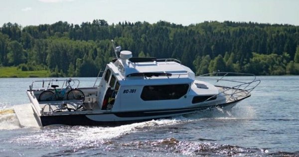 Українські військові знищили російський катер у Чорному морі