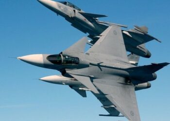 Українські пілоти пройшли навчання на шведських винищувачах Gripen