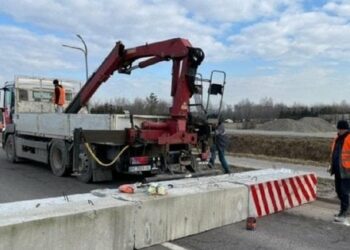 На Львівщині відновлять блокпости та обмежуватимуть рух трасами вночі