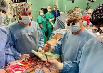 Лікарі врятували 33-річного захисника з уламком міни в серці
