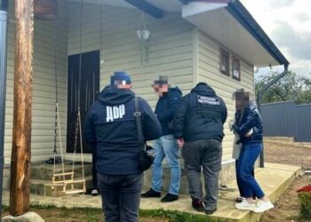 На Буковині військові ремонтували будинок комбата замість служби в «гарячих точках» фронту