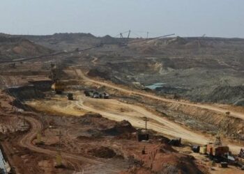 Через обстріли та брак води зупинився комбінат Коломойського в Марганці