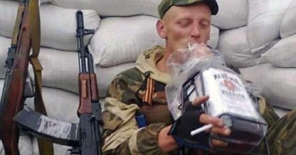 Британська розвідка пояснила, чому в російській армії процвітає пияцтво та наркоманія