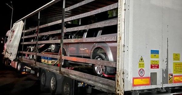 На кордоні з Польщею у 50-річного мешканця Львівщини вилучили три позашляховики