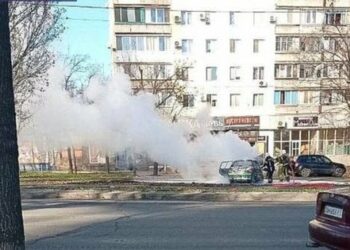 У Маріуполі підірвали автомобіль поліцейського з окупаційного корпусу